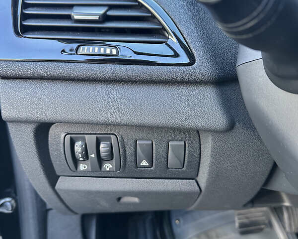 Черный Рено Меган, объемом двигателя 1.46 л и пробегом 229 тыс. км за 8700 $, фото 10 на Automoto.ua