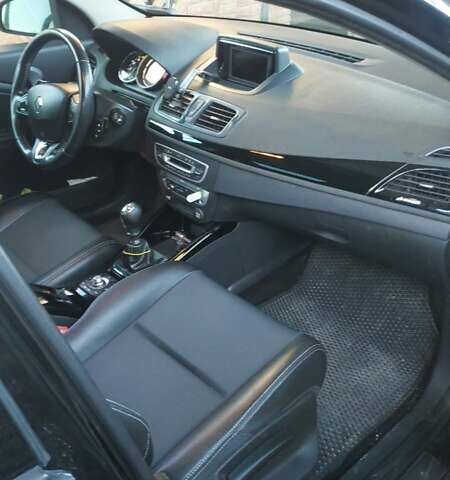 Черный Рено Меган, объемом двигателя 1.5 л и пробегом 285 тыс. км за 9200 $, фото 6 на Automoto.ua