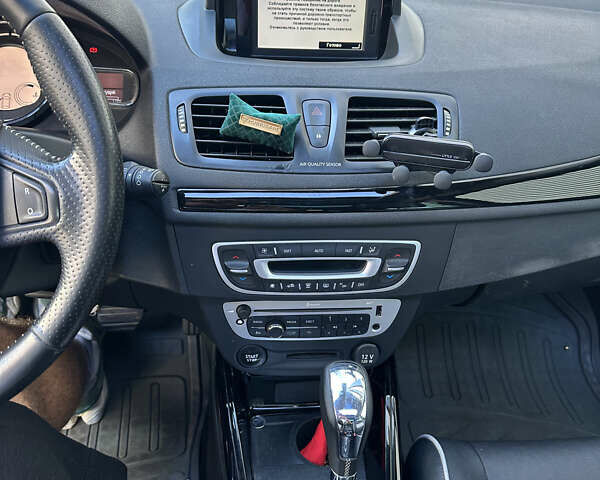 Черный Рено Меган, объемом двигателя 1.46 л и пробегом 229 тыс. км за 8700 $, фото 12 на Automoto.ua