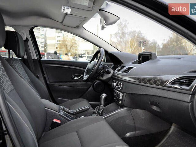 Черный Рено Меган, объемом двигателя 1.6 л и пробегом 179 тыс. км за 8300 $, фото 77 на Automoto.ua