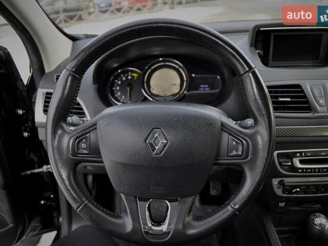 Черный Рено Меган, объемом двигателя 1.6 л и пробегом 179 тыс. км за 8300 $, фото 56 на Automoto.ua