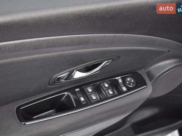 Черный Рено Меган, объемом двигателя 1.6 л и пробегом 179 тыс. км за 8300 $, фото 61 на Automoto.ua