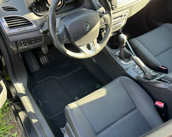 Черный Рено Меган, объемом двигателя 1.5 л и пробегом 249 тыс. км за 7900 $, фото 8 на Automoto.ua