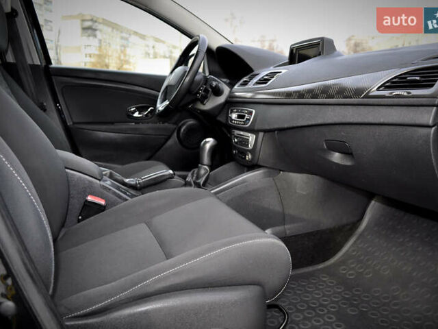 Черный Рено Меган, объемом двигателя 1.6 л и пробегом 179 тыс. км за 8300 $, фото 73 на Automoto.ua