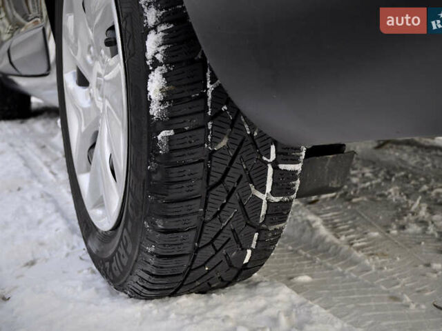 Черный Рено Меган, объемом двигателя 1.6 л и пробегом 179 тыс. км за 8300 $, фото 27 на Automoto.ua