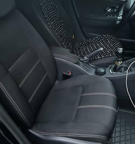 Черный Рено Меган, объемом двигателя 1.5 л и пробегом 237 тыс. км за 7500 $, фото 10 на Automoto.ua