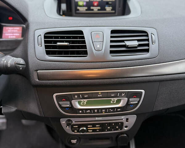 Черный Рено Меган, объемом двигателя 1.5 л и пробегом 170 тыс. км за 9199 $, фото 39 на Automoto.ua