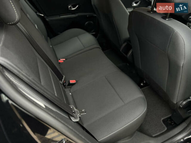 Черный Рено Меган, объемом двигателя 1.6 л и пробегом 205 тыс. км за 9250 $, фото 63 на Automoto.ua