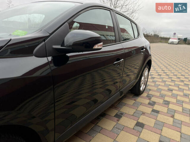 Черный Рено Меган, объемом двигателя 1.6 л и пробегом 205 тыс. км за 9250 $, фото 39 на Automoto.ua