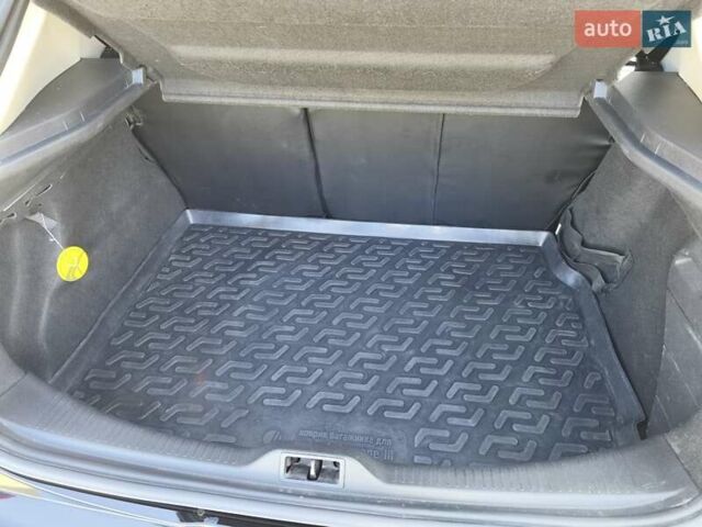 Черный Рено Меган, объемом двигателя 1.46 л и пробегом 107 тыс. км за 9800 $, фото 6 на Automoto.ua