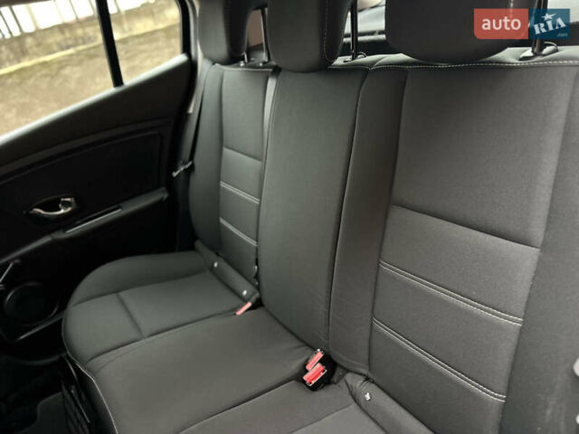 Черный Рено Меган, объемом двигателя 1.6 л и пробегом 205 тыс. км за 9250 $, фото 60 на Automoto.ua