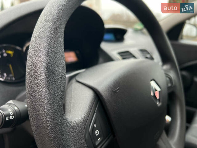 Черный Рено Меган, объемом двигателя 1.6 л и пробегом 205 тыс. км за 9250 $, фото 42 на Automoto.ua