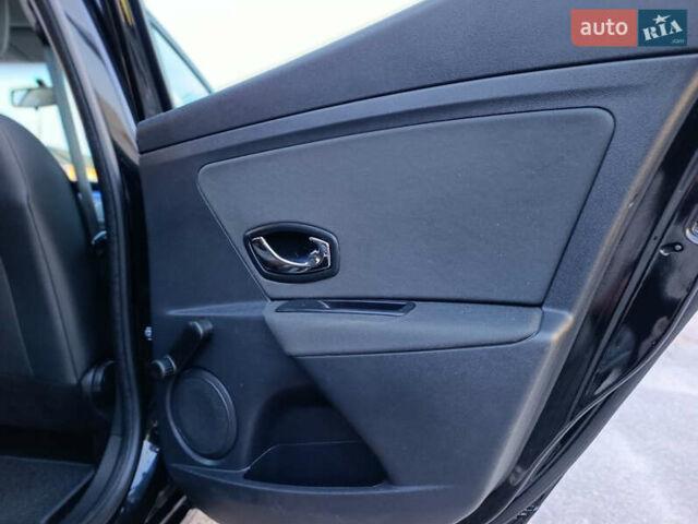 Черный Рено Меган, объемом двигателя 1.6 л и пробегом 205 тыс. км за 8600 $, фото 17 на Automoto.ua
