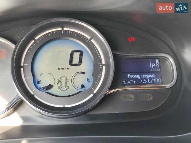 Черный Рено Меган, объемом двигателя 1.46 л и пробегом 107 тыс. км за 9800 $, фото 19 на Automoto.ua