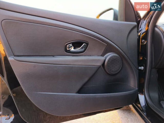 Черный Рено Меган, объемом двигателя 1.6 л и пробегом 205 тыс. км за 8600 $, фото 12 на Automoto.ua