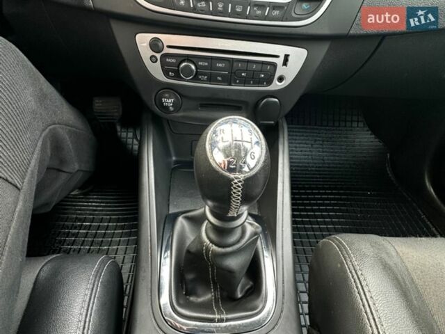 Чорний Рено Меган, об'ємом двигуна 1.46 л та пробігом 120 тис. км за 8750 $, фото 19 на Automoto.ua