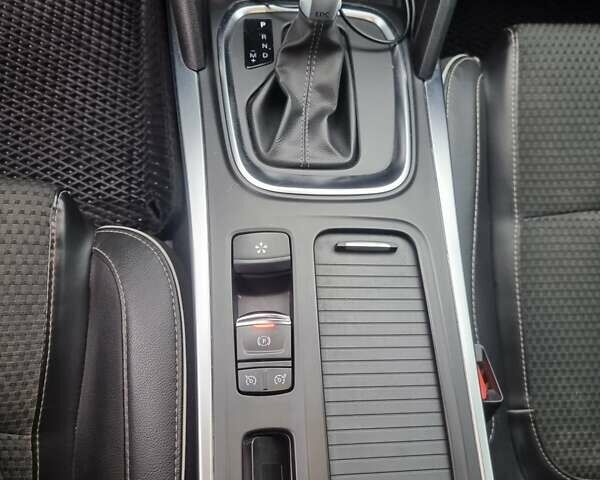 Черный Рено Меган, объемом двигателя 1.46 л и пробегом 265 тыс. км за 12500 $, фото 13 на Automoto.ua