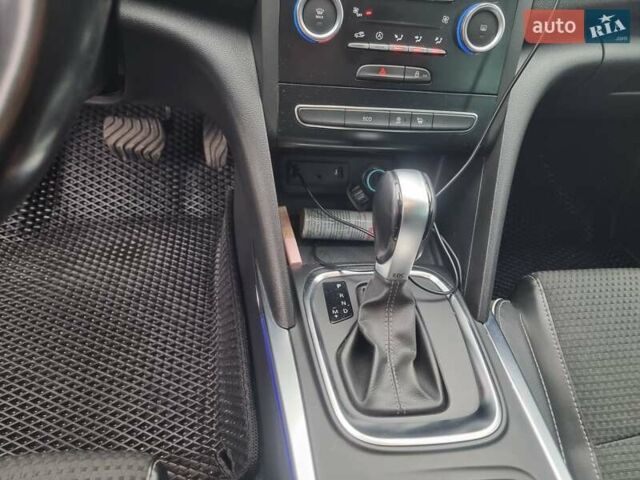 Черный Рено Меган, объемом двигателя 1.46 л и пробегом 265 тыс. км за 12500 $, фото 5 на Automoto.ua