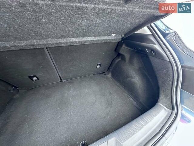 Черный Рено Меган, объемом двигателя 1.6 л и пробегом 180 тыс. км за 12500 $, фото 16 на Automoto.ua