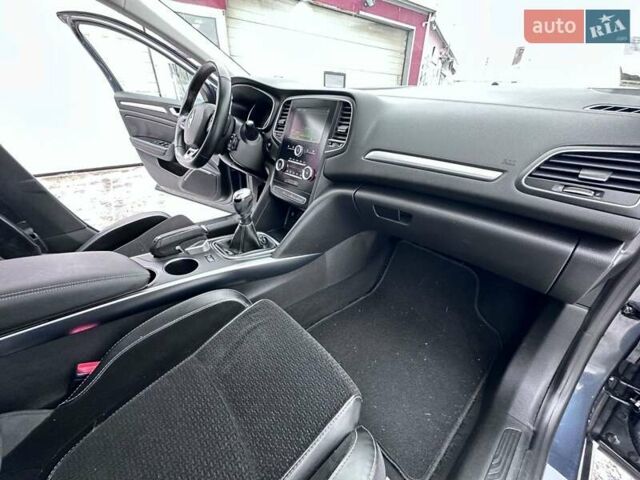 Черный Рено Меган, объемом двигателя 1.6 л и пробегом 180 тыс. км за 12500 $, фото 21 на Automoto.ua