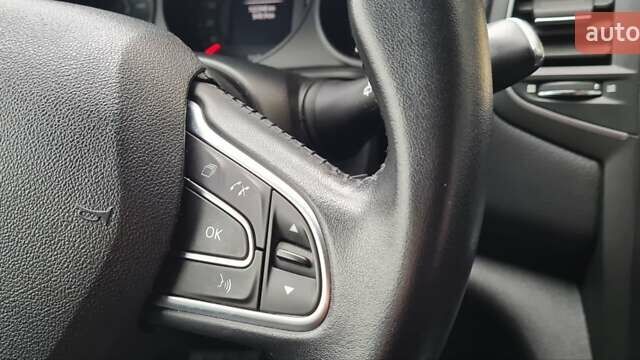 Черный Рено Меган, объемом двигателя 1.5 л и пробегом 122 тыс. км за 12800 $, фото 26 на Automoto.ua