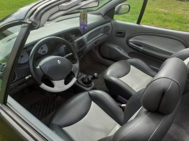 Черный Рено Меган, объемом двигателя 1.6 л и пробегом 200 тыс. км за 2400 $, фото 3 на Automoto.ua