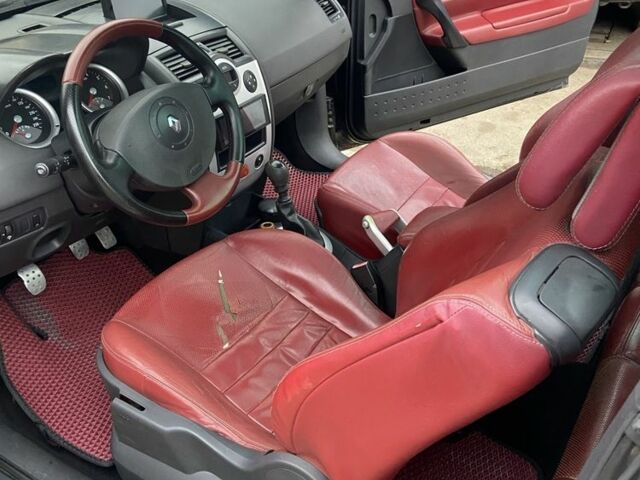 Чорний Рено Меган, об'ємом двигуна 2 л та пробігом 196 тис. км за 4400 $, фото 7 на Automoto.ua