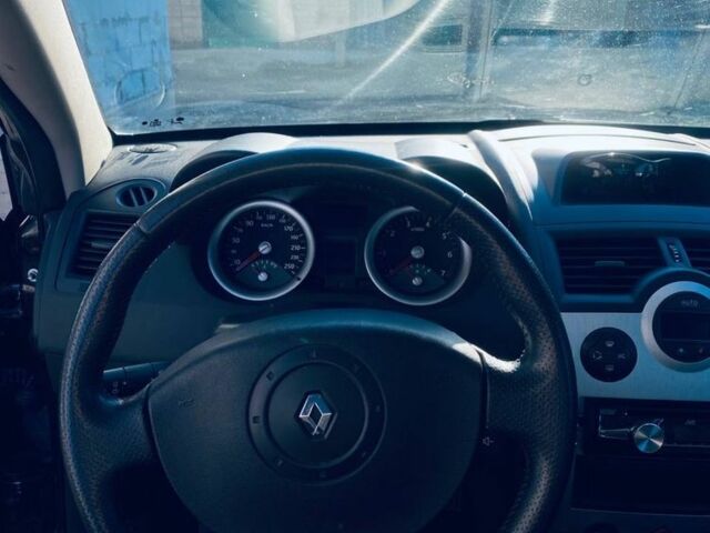 Черный Рено Меган, объемом двигателя 1.6 л и пробегом 197 тыс. км за 4800 $, фото 5 на Automoto.ua