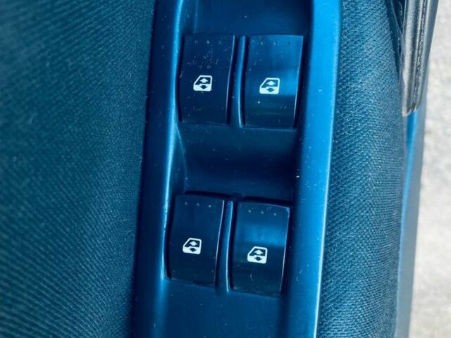 Черный Рено Меган, объемом двигателя 1.6 л и пробегом 197 тыс. км за 4800 $, фото 9 на Automoto.ua