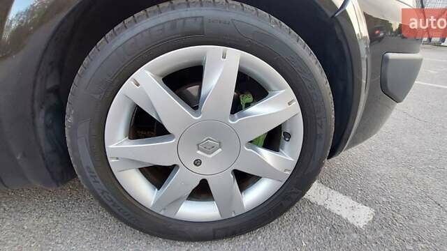 Черный Рено Меган, объемом двигателя 1.9 л и пробегом 247 тыс. км за 6000 $, фото 12 на Automoto.ua