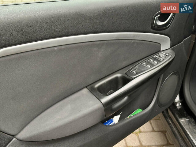 Черный Рено Меган, объемом двигателя 1.5 л и пробегом 220 тыс. км за 6900 $, фото 7 на Automoto.ua