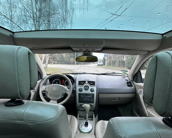 Черный Рено Меган, объемом двигателя 2 л и пробегом 199 тыс. км за 6100 $, фото 5 на Automoto.ua