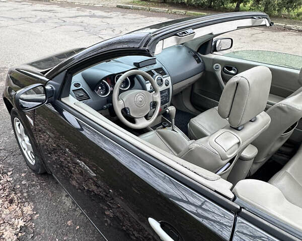 Черный Рено Меган, объемом двигателя 2 л и пробегом 199 тыс. км за 6100 $, фото 35 на Automoto.ua