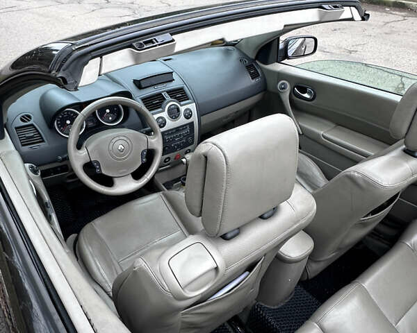 Черный Рено Меган, объемом двигателя 2 л и пробегом 199 тыс. км за 6100 $, фото 36 на Automoto.ua