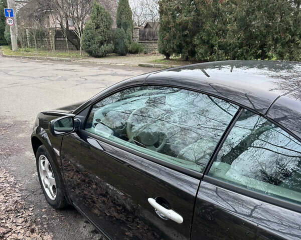 Черный Рено Меган, объемом двигателя 2 л и пробегом 199 тыс. км за 6100 $, фото 17 на Automoto.ua