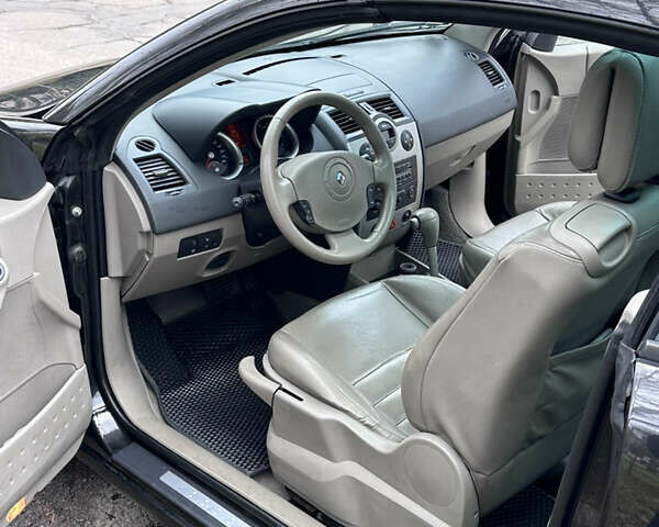 Черный Рено Меган, объемом двигателя 2 л и пробегом 199 тыс. км за 6100 $, фото 2 на Automoto.ua