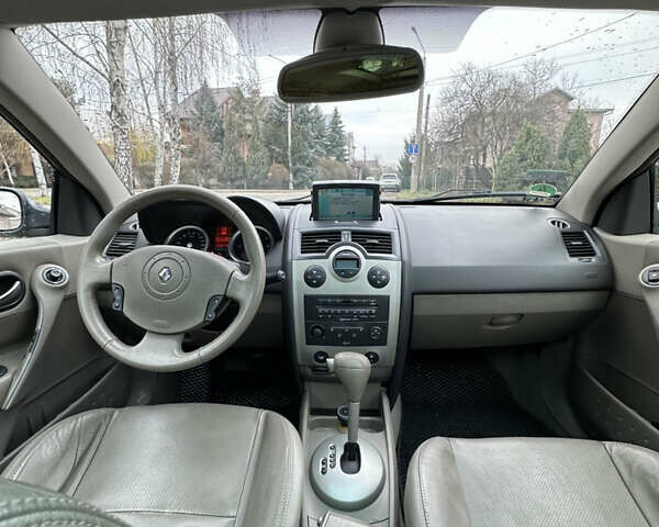 Черный Рено Меган, объемом двигателя 2 л и пробегом 199 тыс. км за 6100 $, фото 11 на Automoto.ua