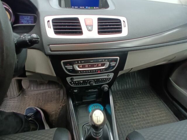 Чорний Рено Меган, об'ємом двигуна 1.5 л та пробігом 380 тис. км за 4950 $, фото 8 на Automoto.ua