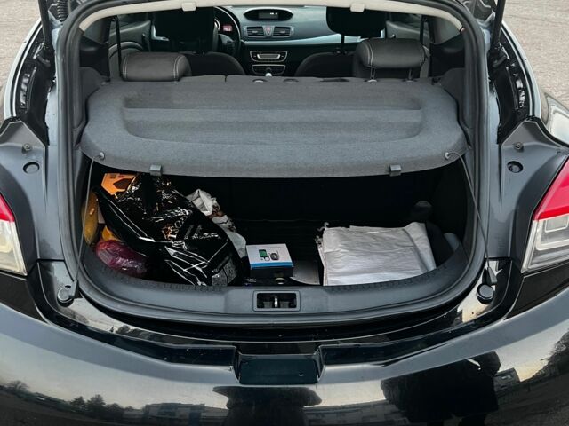 Черный Рено Меган, объемом двигателя 1.5 л и пробегом 250 тыс. км за 6800 $, фото 8 на Automoto.ua