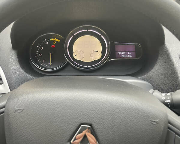 Черный Рено Меган, объемом двигателя 1.46 л и пробегом 278 тыс. км за 5950 $, фото 10 на Automoto.ua