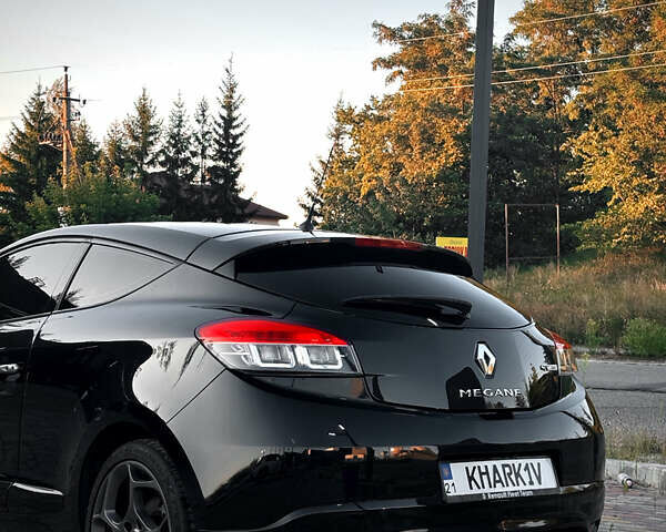 Чорний Рено Меган, об'ємом двигуна 2 л та пробігом 263 тис. км за 8500 $, фото 4 на Automoto.ua