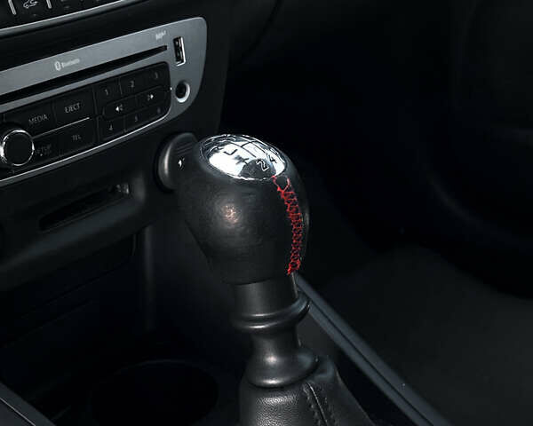 Чорний Рено Меган, об'ємом двигуна 2 л та пробігом 263 тис. км за 8500 $, фото 10 на Automoto.ua