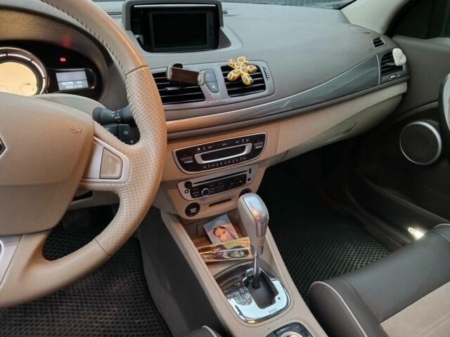 Черный Рено Меган, объемом двигателя 1.5 л и пробегом 189 тыс. км за 8400 $, фото 4 на Automoto.ua