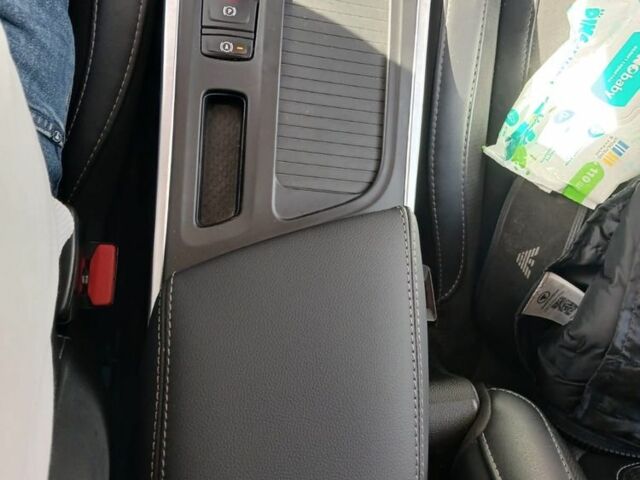 Рено Меган 2020 в Черновцах на Automoto.ua Черный Рено Меган, объемом двигателя 1.5 л и пробегом 102 тыс. км за 15600 $, фото 4 на Automoto.ua