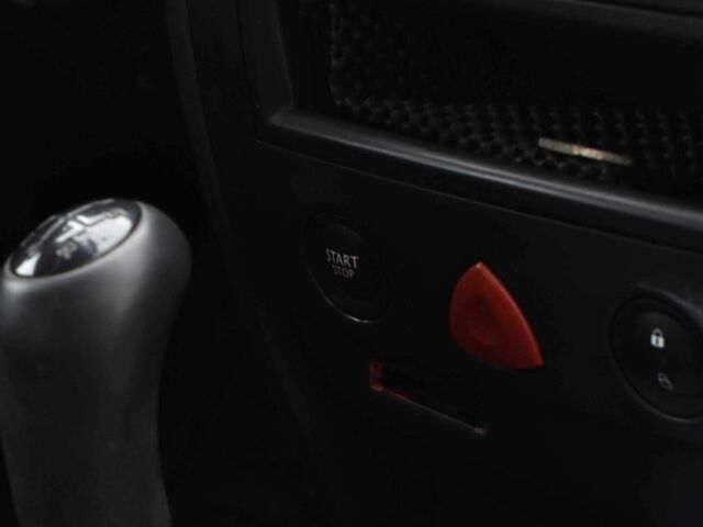 Черный Рено Меган, объемом двигателя 1.4 л и пробегом 281 тыс. км за 3650 $, фото 12 на Automoto.ua