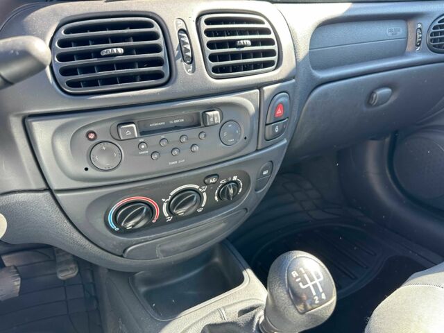 Черный Рено Меган, объемом двигателя 1.4 л и пробегом 71 тыс. км за 4500 $, фото 10 на Automoto.ua