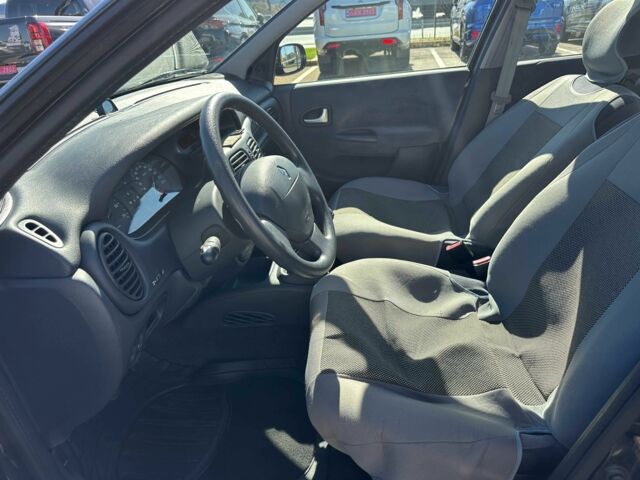 Черный Рено Меган, объемом двигателя 1.4 л и пробегом 71 тыс. км за 4500 $, фото 7 на Automoto.ua