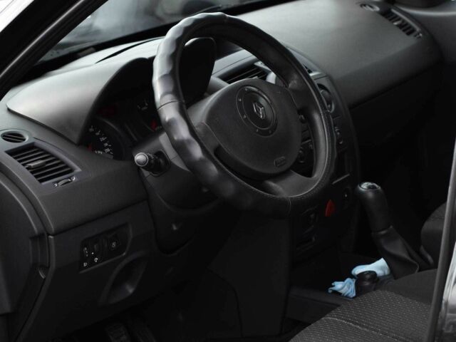 Черный Рено Меган, объемом двигателя 1.4 л и пробегом 281 тыс. км за 3650 $, фото 6 на Automoto.ua