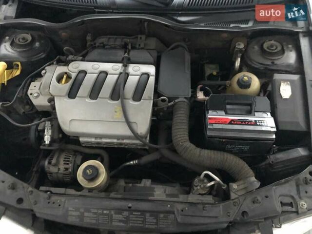 Черный Рено Меган, объемом двигателя 1.39 л и пробегом 72 тыс. км за 5245 $, фото 3 на Automoto.ua