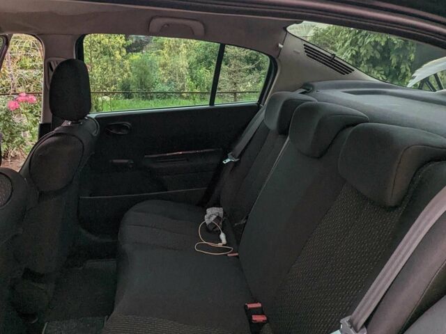 Черный Рено Меган, объемом двигателя 1.4 л и пробегом 230 тыс. км за 3600 $, фото 5 на Automoto.ua